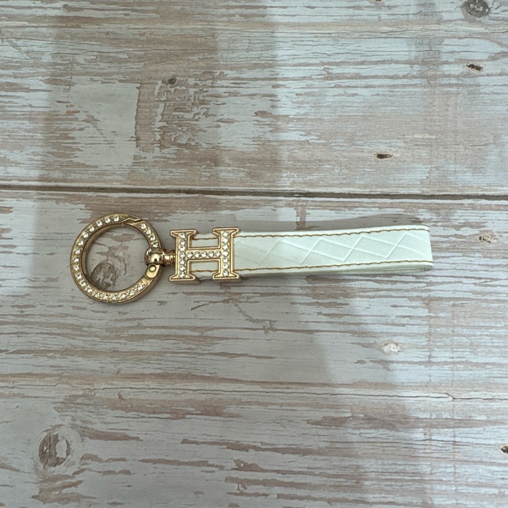 Elegant Gold and Cream H Keychain